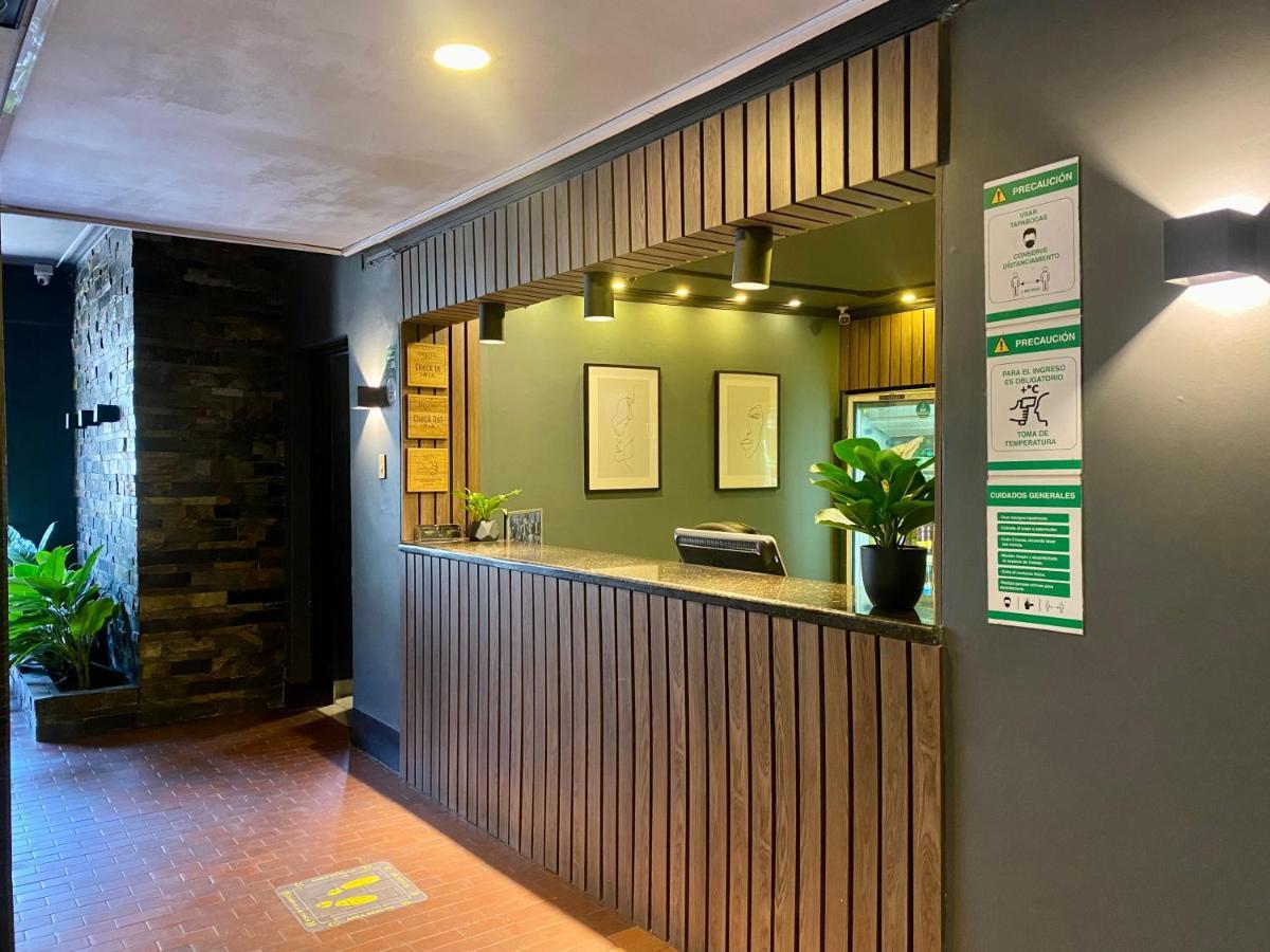 Hotel Latino 메딜린 외부 사진